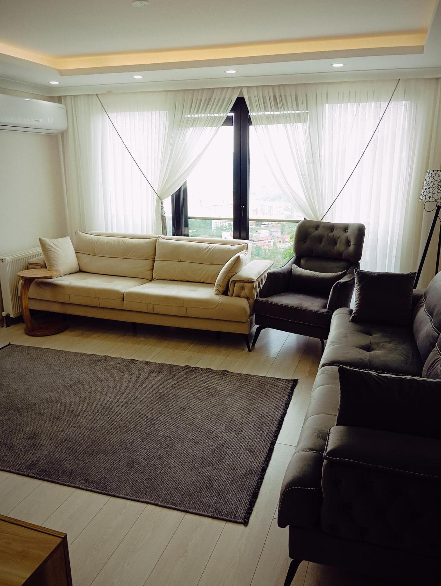 Sama House